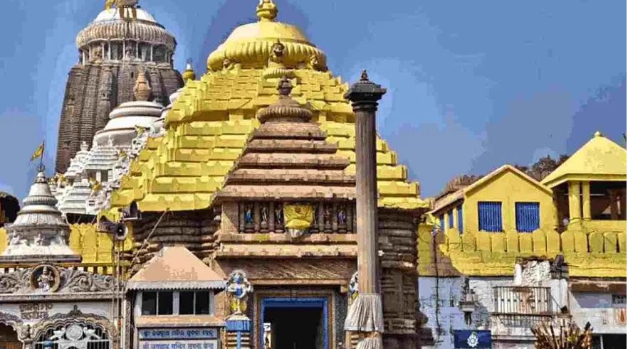 जगन्नाथ मंदिर की दीवारों पर आई दरार, सेवादारों ने जताई चिंता