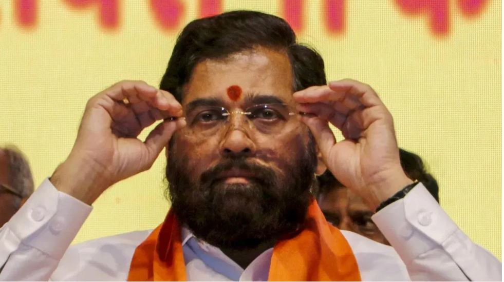 महाराष्ट्र सीएम पर मुंबई से दिल्ली तक हलचल तेज, कुछ देर बाद शिंदे की प्रेस कॉन्फ्रेंस