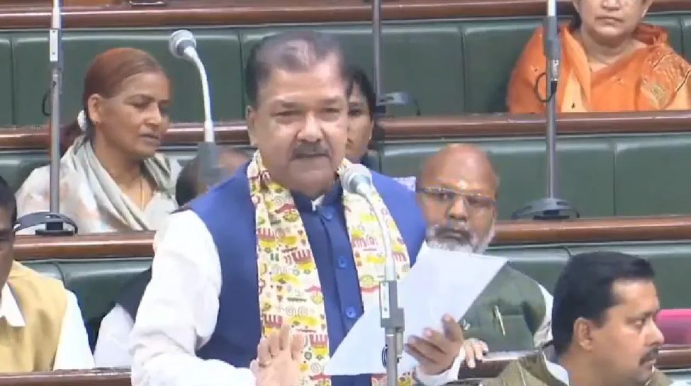 अधिकारी खुद सुधर जाएं, नहीं तो सुधार देंगे, दिलीप जायसवाल की दो टूक