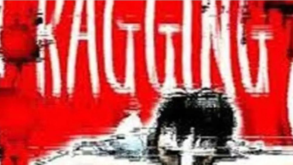 गुजरात में रैगिंग ने ली छात्र की जान, तेलंगाना में टीचर ने जबरन कराया मुंडन