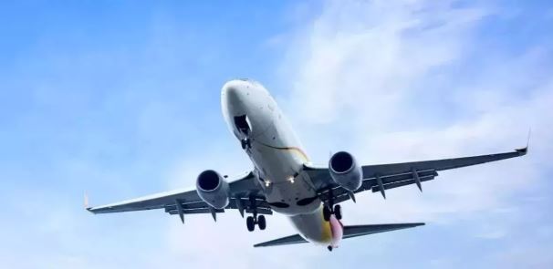 चेन्नई की फ्लाइट का पहिया पंक्चर, आधे घंटे तक विमान में ही बैठे रहे राज्यपाल समेत 175 यात्री