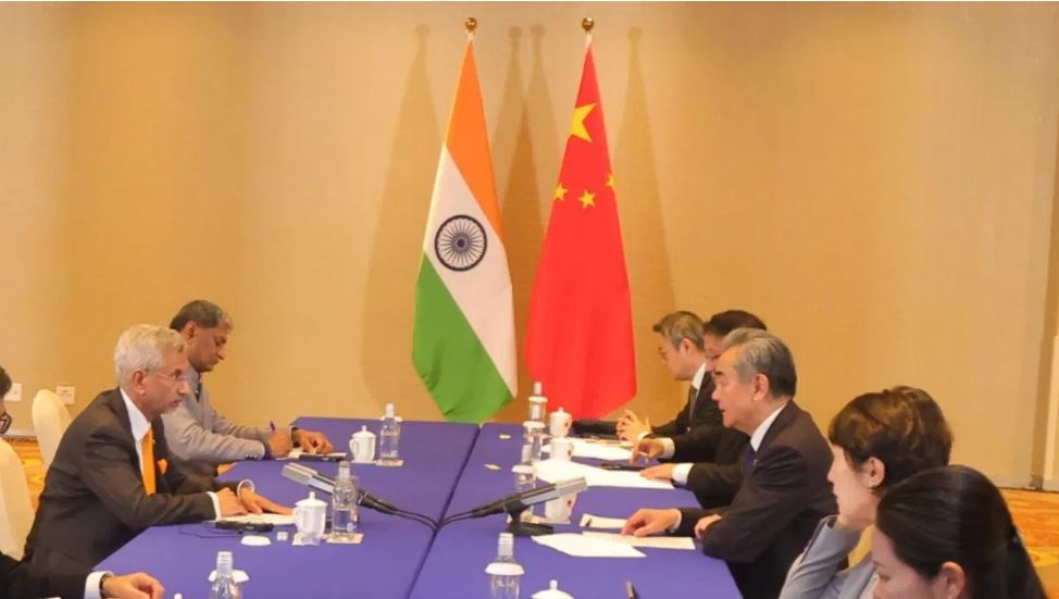 ब्राजील में चीन के विदेश मंत्री वांग यी से मिले जयशंकर, सैनिकों की वापसी पर चर्चा