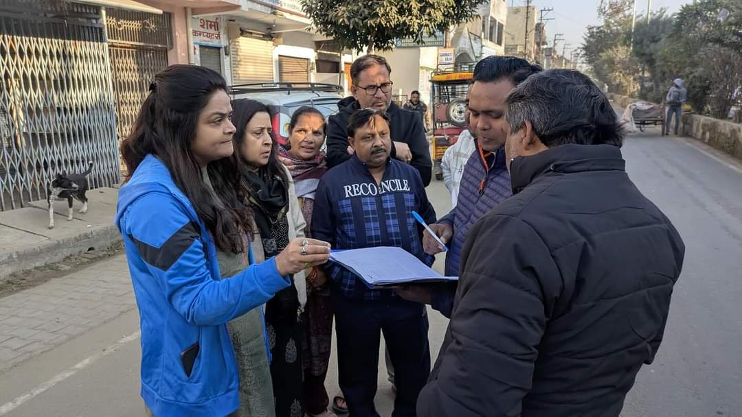 वार्ड में मिली गंदगी, सफाई नायक को मूल पद पर भेजा