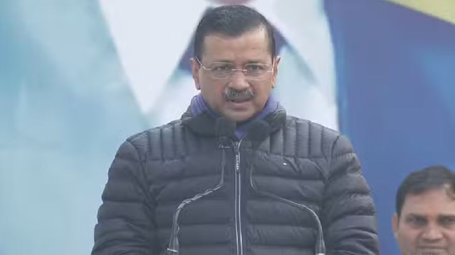 केजरीवाल पर एफआईआर चाहती है कांग्रेस, आप का पलटवार