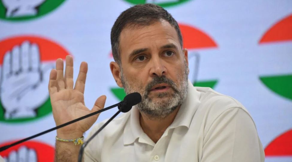 वीर सावरकर पर विवादित बयान मामले में राहुल गांधी को समन