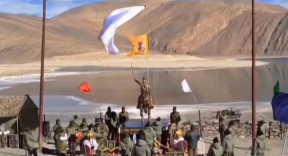 पूर्वी लद्दाख में पैंगोंग झील के पास शिवाजी महाराज प्रतिमा स्थापित
