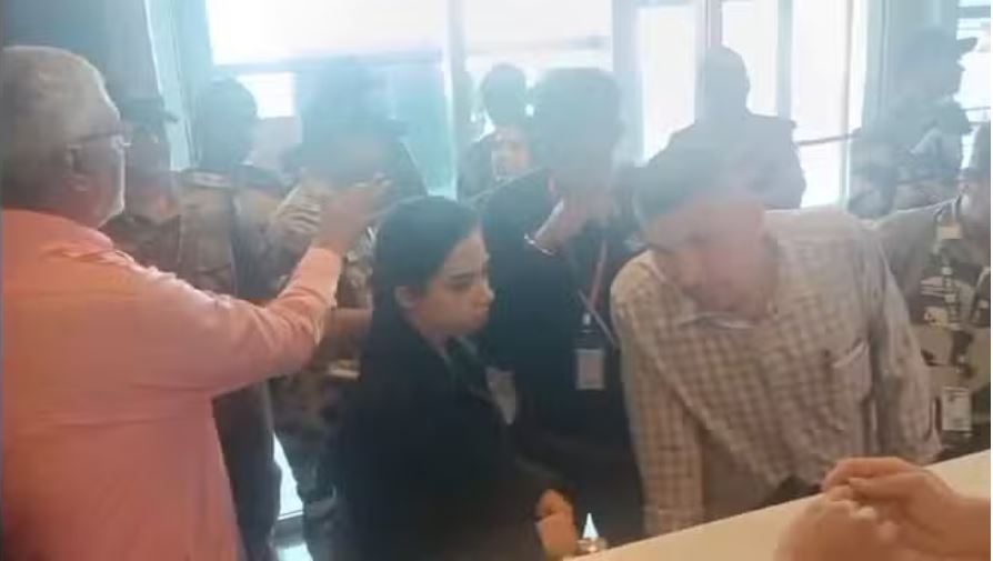 बेंगलुरु से दरभंगा आने वाली स्पाइसजेट की फ्लाइट कैंसिल, यात्रियों ने एयरपोर्ट पर किया हंगामा