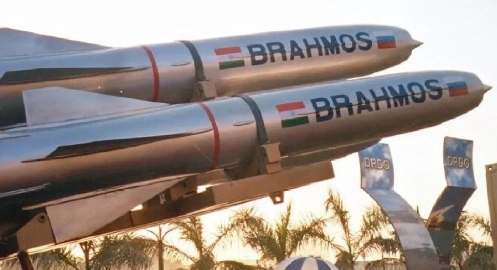 दुनिया में भारतीय हथियारों की धाक, वियतनाम खरीद रहा ब्रह्मोस मिसाइल