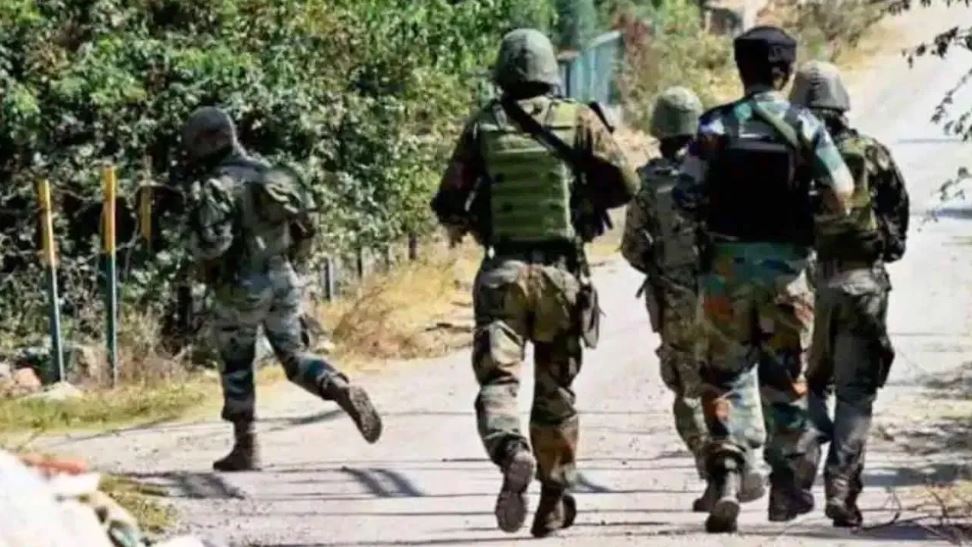 पुंछ में सेना की गाड़ी खाई में गिरी, 5 जवानों की गई जान, 10 घायल