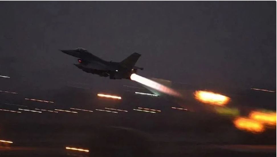 अब अफगानिस्तान का पाकिस्तान पर पलटवार, 19 जवानों की मौत!