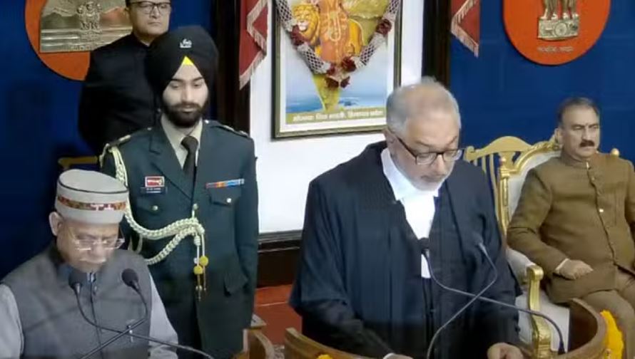 हिमाचल हाईकोर्ट के 30वें चीफ जस्टिस बने गुरमीत संधावालिया, राज्यपाल ने दिलाई शपथ