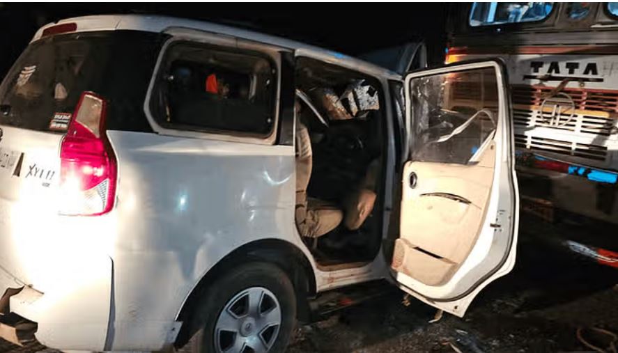 बालोद: ट्रक ने कार को मारी भीषण टक्कर, छह लोगों की मौत; सात घायल