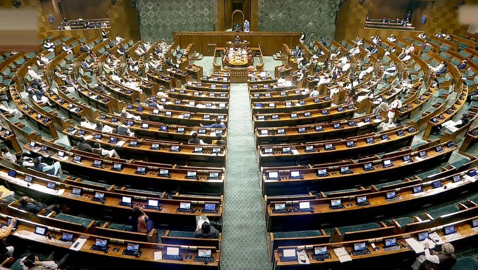 विदेश में भारत के नागरिकों की रक्षा करेगा नया ‘उत्प्रवास’, संसद में बिल पेश करेगी सरकार