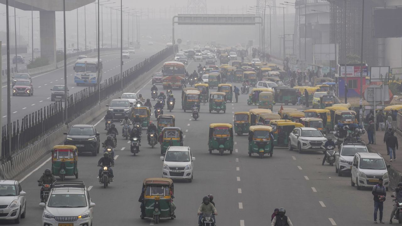 बारिश के बाद बढ़ी ठंड, पहाड़ों में बर्फबारी… कैसा रहेगा मौसम का हाल?