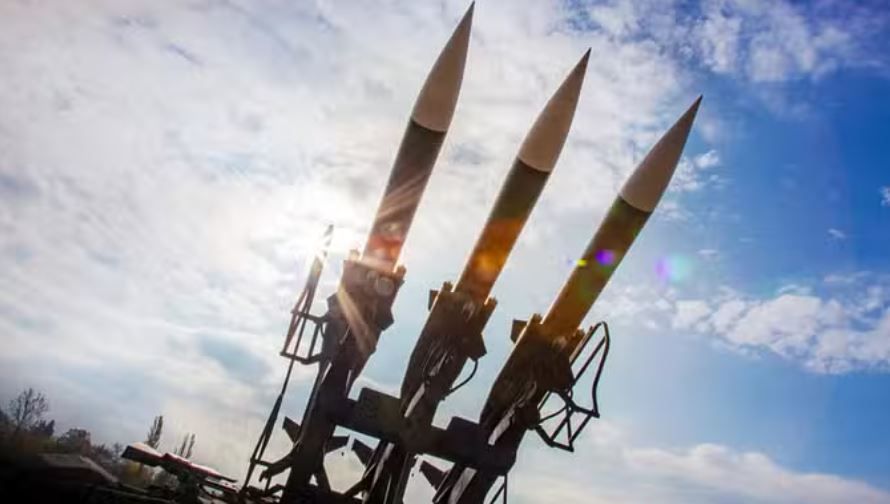 पाकिस्तान पर चला अमेरिका का चाबुक, बैलिस्टिक मिसाइल कार्यक्रम पर शिकंजा