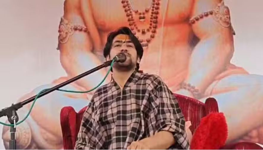 क्रिसमस पर धीरेंद्र शास्त्री बोले- इस देश में रहने वाले ईसाई और मुस्लिम भी हिंदू हैं