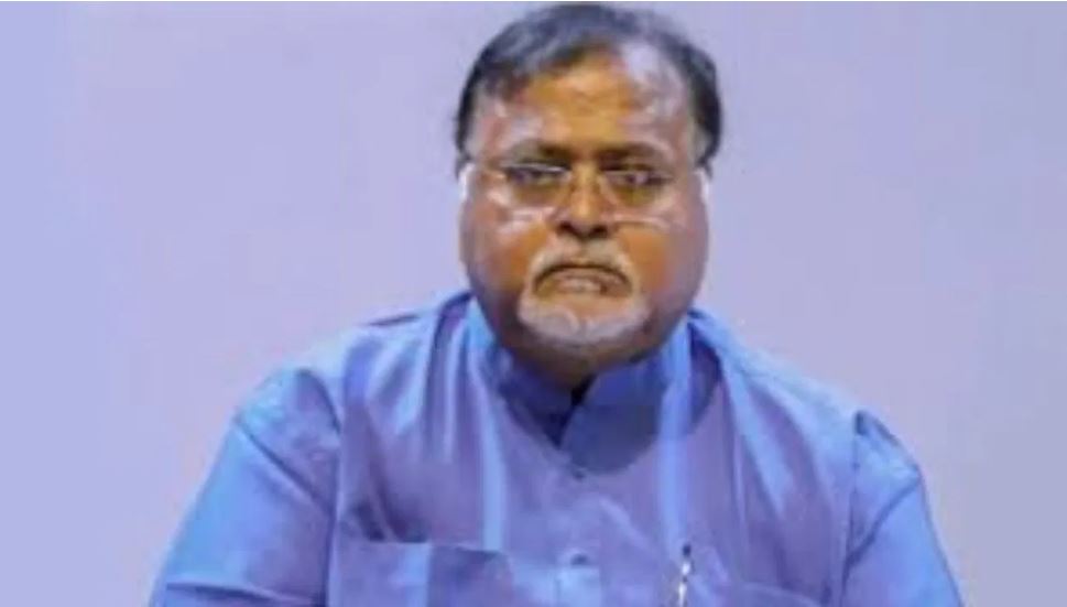 एसएससी भर्ती घोटाला मामले में पार्थ चटर्जी को झटका, हाईकोर्ट ने खारिज की जमानत याचिका