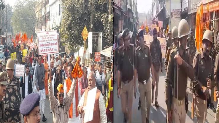 बांग्लादेश में हिंदुओं पर अत्याचार के विराेध में हिंदु समाज का मेरठ में विराट प्रदर्शन