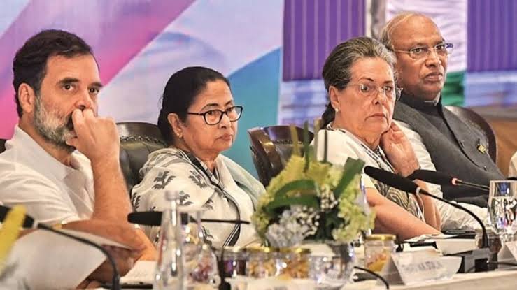 अकेले नहीं, सामूहिक रूप से होगा नेतृत्व का फैसला... कांग्रेस की ममता को दो टूक