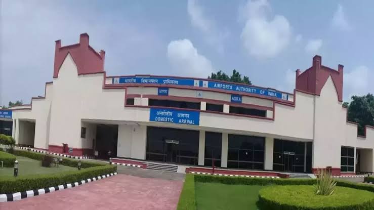 आगरा एयरपोर्ट को बम से उड़ाने की मिली धमकी, बढ़ाई गई सुरक्षा