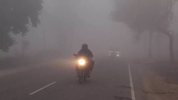 यूपी में बदला मौसम का मिजा, कई जिलों में कोहरे को लेकर अलर्ट जारी