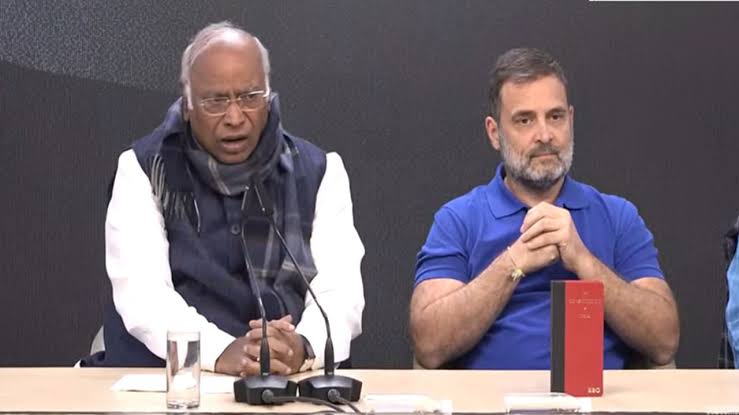 ध्यान भटका रही है भाजपा, शाह की माफी और इस्तीफा होना चाहिए: राहुल गांधी