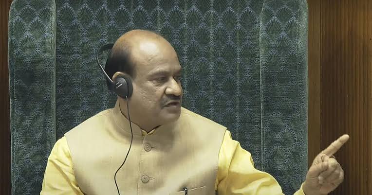 धक्का मुक्की पर ओम बिरला सख्त, संसद भवन के सभी द्वार पर प्रदर्शन बैन