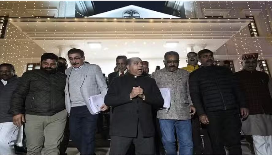 हिमाचल: स्थगन प्रस्ताव पर मुख्यमंत्री के जवाब से असंतुष्ट विपक्ष ने किया वाकआउट