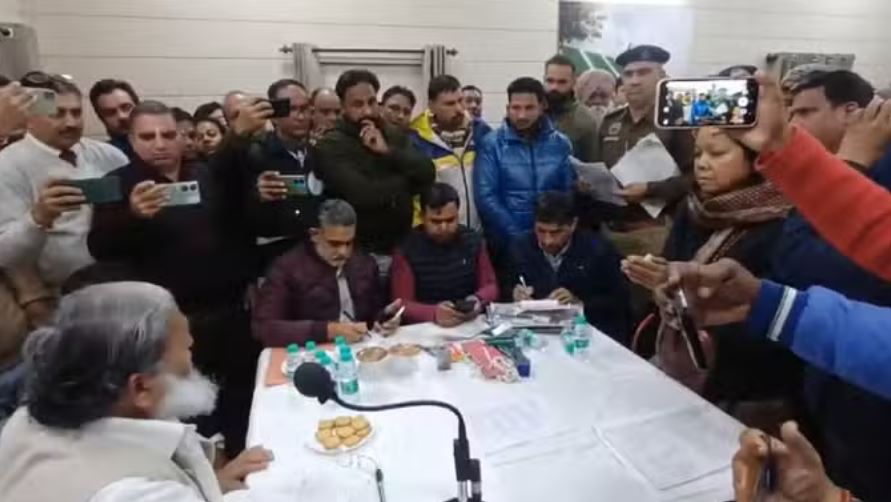तूने एफआईआर दर्ज क्यों नहीं की...एसएचओ पर भड़के मंत्री विज और कर दिया सस्पेंड