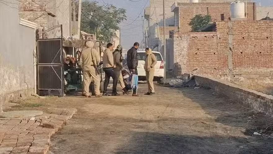 कई जिलों में एएनआई की टीम ने दी दबिश, मानसा में गैंगस्टर अर्श डल्ला के गुर्गे के घर जांच