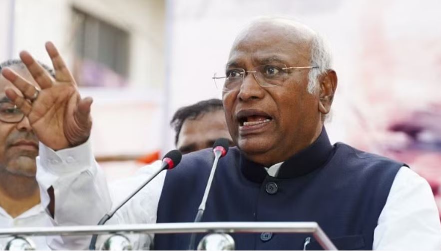 कांग्रेस का जगदीप धनखड़ पर हमला- राज्यसभा में व्यवधान का कारण खुद सभापति