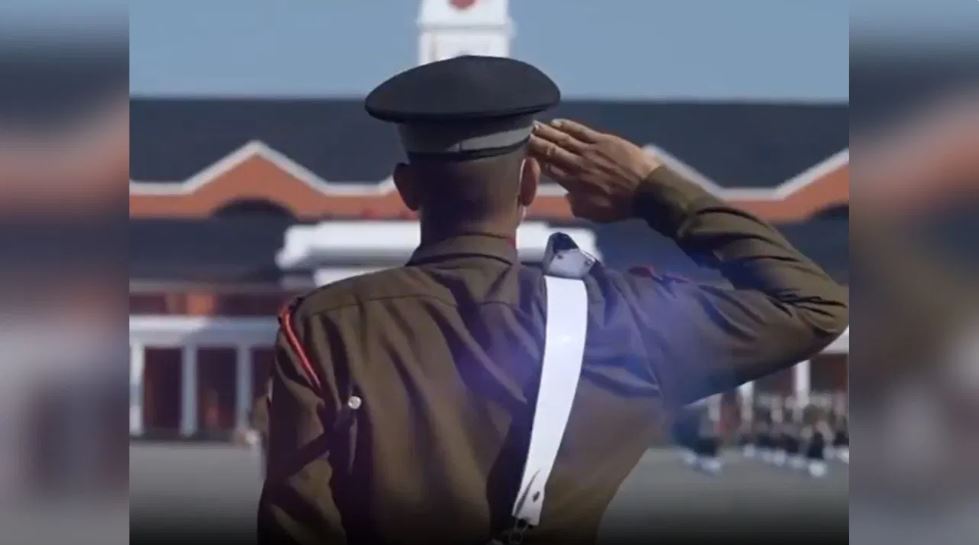 धोबी के बेटे और रसोइए ने लहराया सफलता का परचम, आर्मी में बने लेफ्टिनेंट