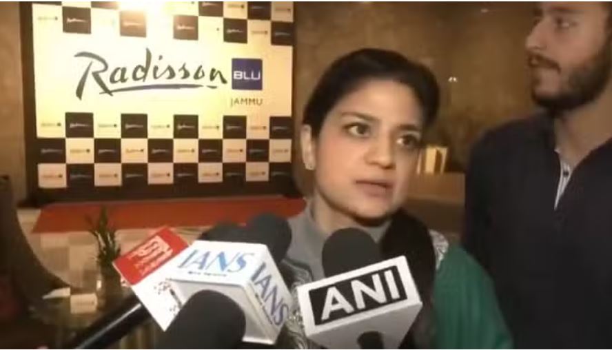 इल्तिजा मुफ्ती के बयान पर मचा बवाल, बजरंग दल ने खोला मोर्चा