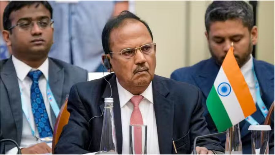 भारत-चीन रिश्तों को पटरी पर लाने की कवायद; अजीत डोभाल ने की विदेश मंत्री वांग यी के साथ बातचीत