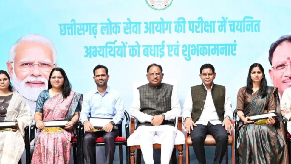 सीएम विष्णु देव साय ने लोक सेवा आयोग के सफल अभ्यर्थियों को किया सम्मानित