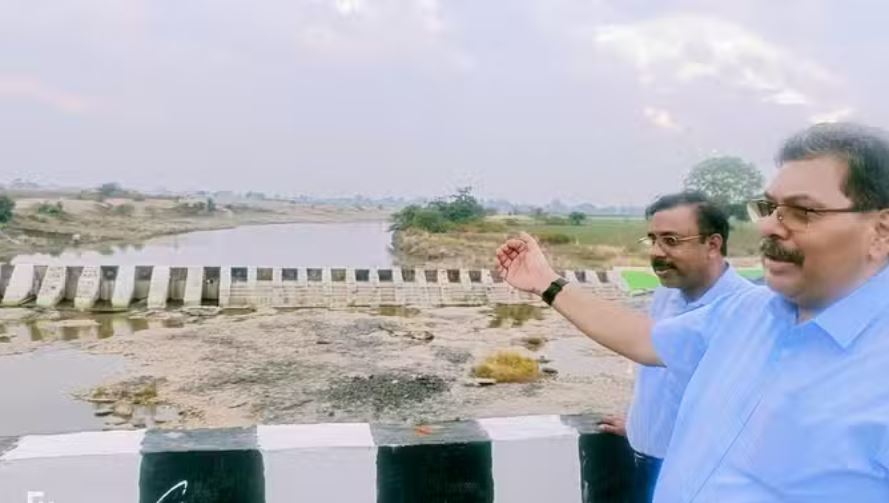 सिंचाई को नहीं मिलता था पानी, एमपी के किसानों ने बना दिए नदियों पर बांध