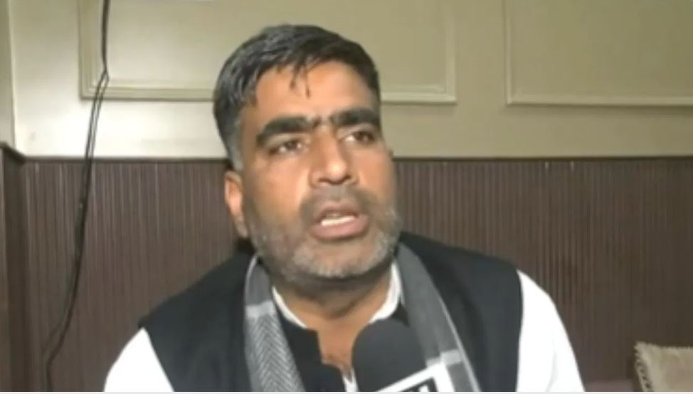 शीतकालीन सत्र से निष्कासन के बाद भड़के सपा विधायक अतुल प्रधान