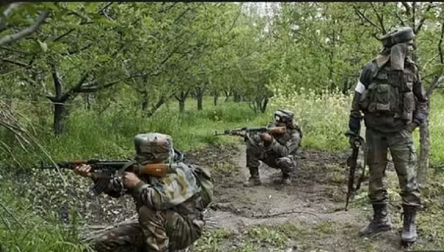 दंतेवाड़ा में नक्सलियों और सुरक्षाबलों के बीच मुठभेड़, 12 माओवादी ढेर