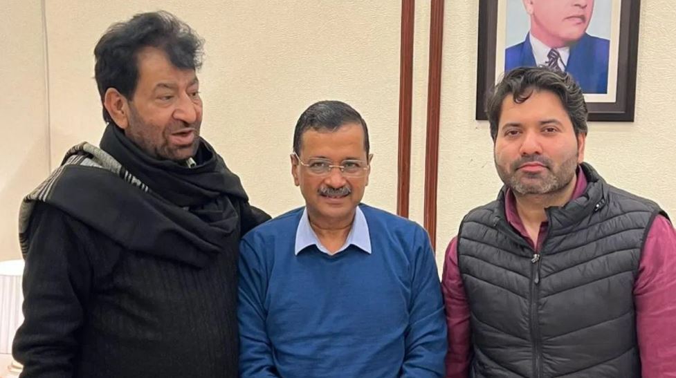 मटिया महल सीट पर आप ने बदला उम्मीदवार, पिता की जगह पुत्र लड़ेंगे चुनाव