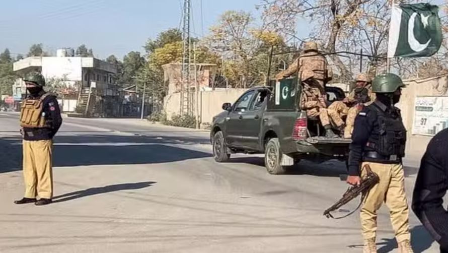 पाकिस्तानी सेना ने खैबर पख्तूनख्वा में मार गिराए टीटीपी के 13 आतंकवादी