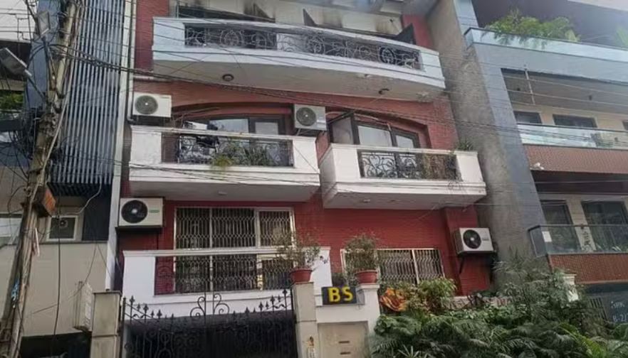 दिल्ली: घर में आग लगने से बुजुर्ग पति-पत्नी की मौत, अमेरिका में रहता है बेटा