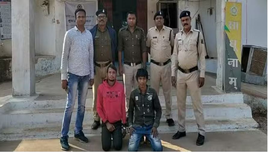 दुर्ग: धान खरीदी केंद्र में चोरी, 80 बोरियां उठा ले गए चोर; दो गिरफ्तार