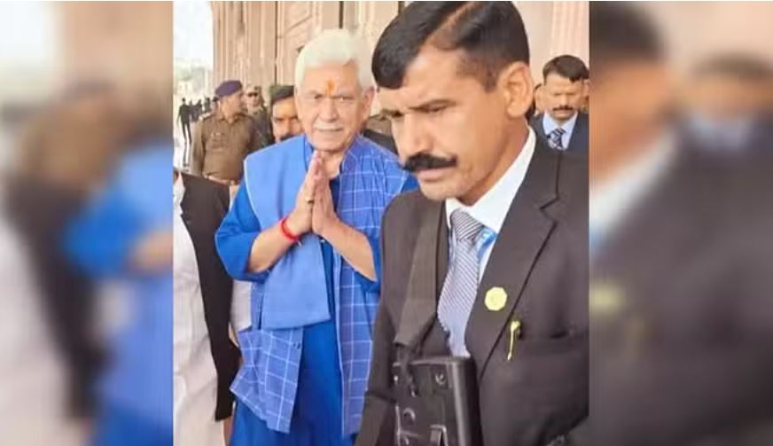 अयोध्या पहुंचे जम्मू कश्मीर के उपराज्यपाल मनोज सिन्हा