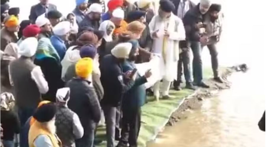 मनमोहन सिंह: यमुना में विसर्जित की गईं अस्थियां, एक जनवरी को होगा अखंड पाठ का आयोजन