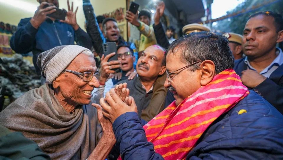केजरीवाल का बुजुर्गों के लिए चुनावी वादा, संजीवनी स्वास्थ्य योजना का किया ऐलान