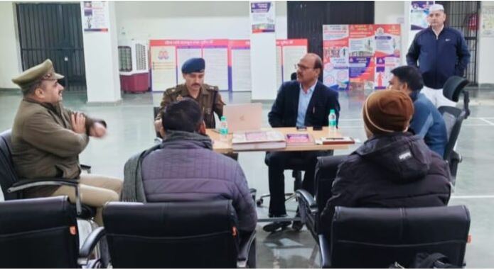 मुजफ्फरनगर में डीएम और पुलिस अधीक्षक ने किया समाधान दिवस का आयोजन