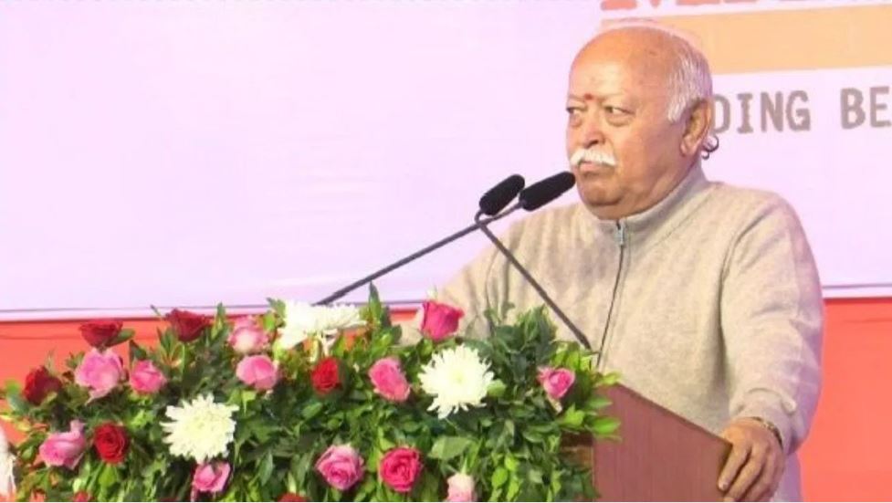 अतिवादिता छोड़कर धर्म का मध्यम मार्ग लेकर चलना है…मोहन भागवत का नया बयान