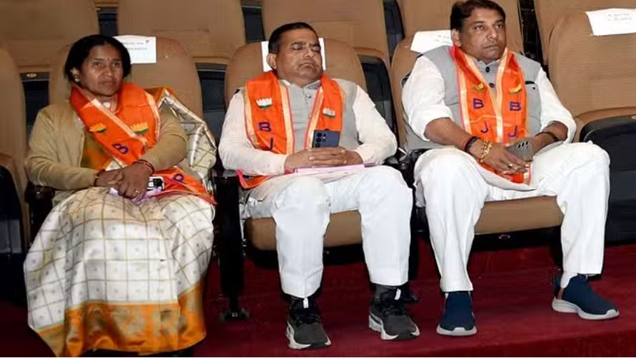 मीरापुर: रालोद विधायक मिथलेश के गले में भाजपा का पटका, सीएम से की मुलाकात