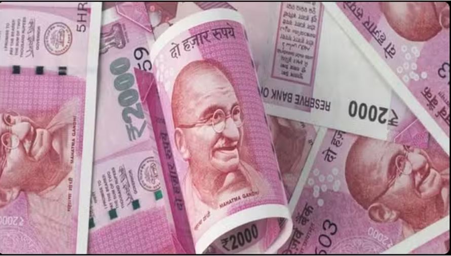 मूंगफली बेचने वाला निकला ₹2000 के नोट बदलने वाले गिरोह का संचालक