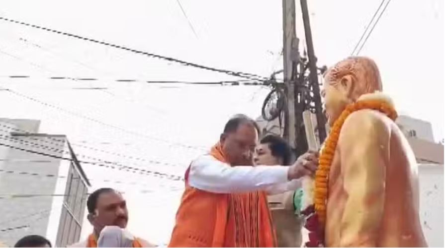 सीएम विष्णु देव साय ने वाजपेई जी की100वीं जयंती पर अर्पित की पुष्पांजलि